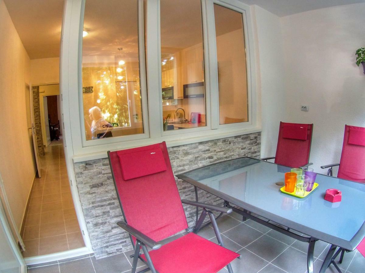 Apartment Suzana 2Br Split With Balcony Exterior photo
